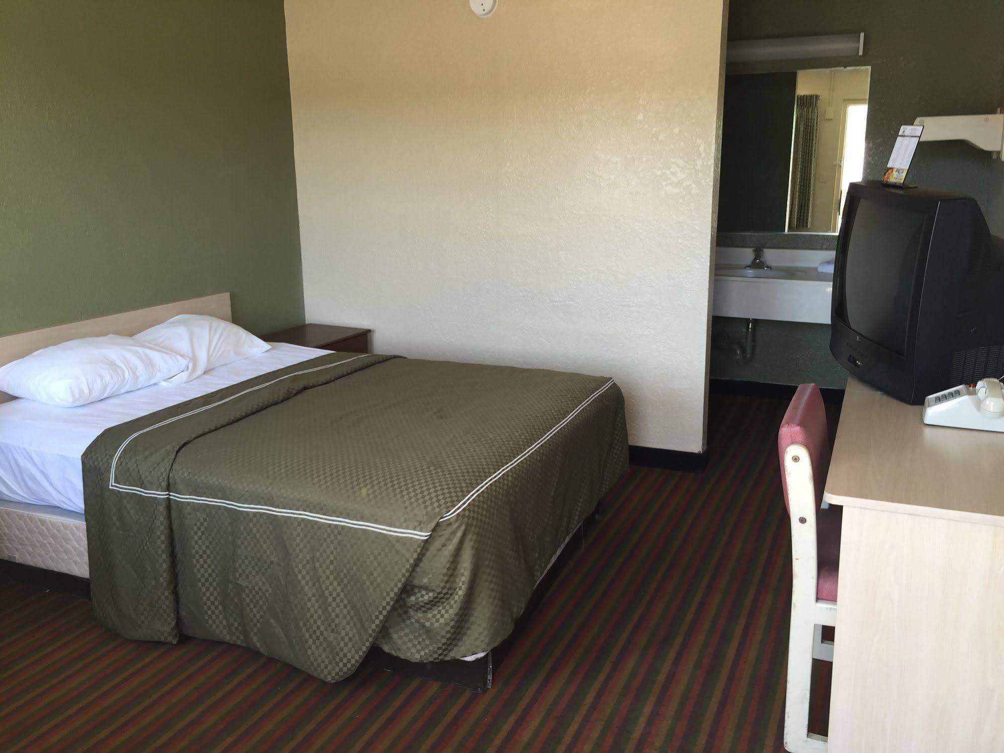 Oyo Hotel Tucson Downtown Bagian luar foto